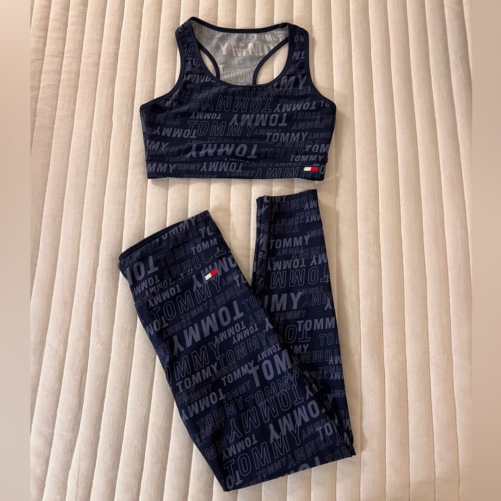 Tommy Hilfiger Set (Sports Bra & Leggings)